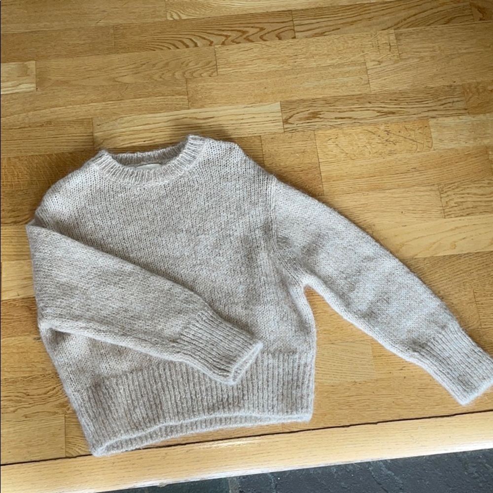 Nude sweater
